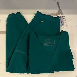 FIGS hunter green scrubs! never worn!